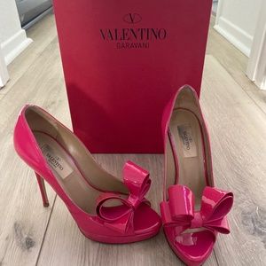 Valentino Garavani Open Tow Heels with bow - fuschia